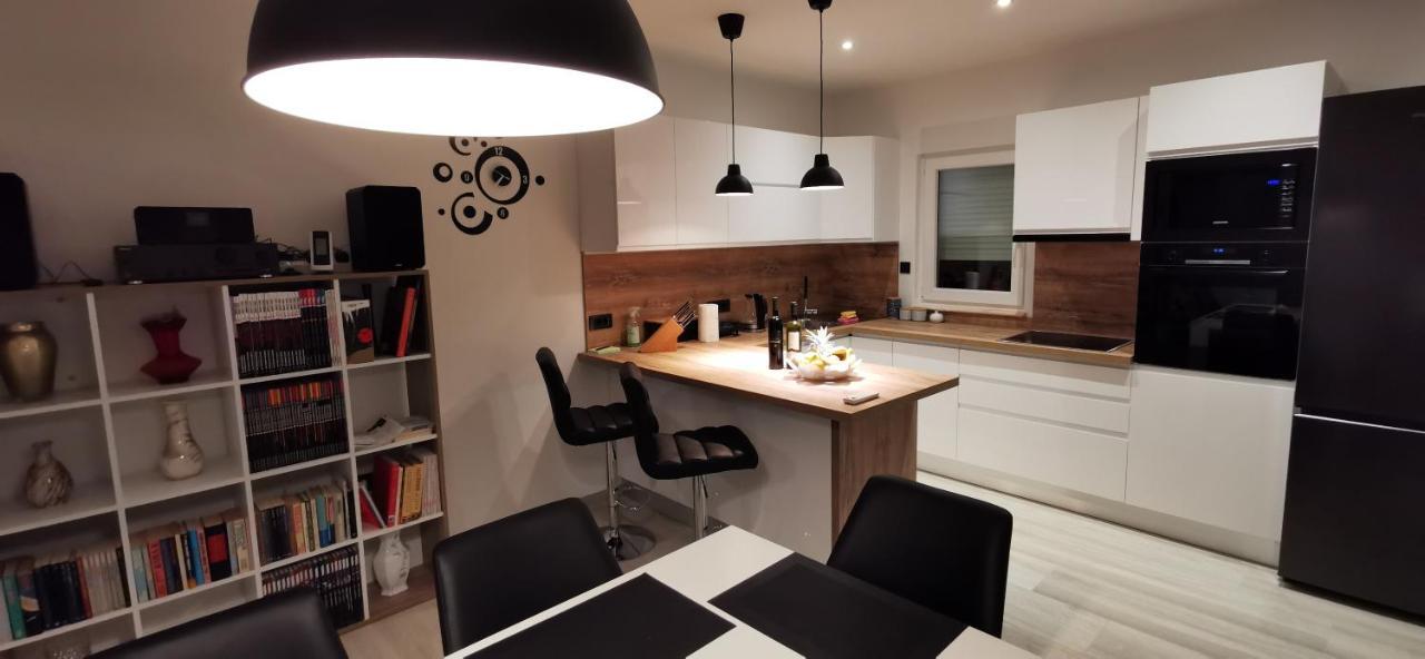 Apartman Perunika Selce Bagian luar foto