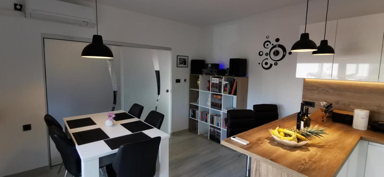 Apartman Perunika Selce Bagian luar foto