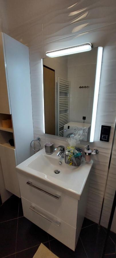 Apartman Perunika Selce Bagian luar foto